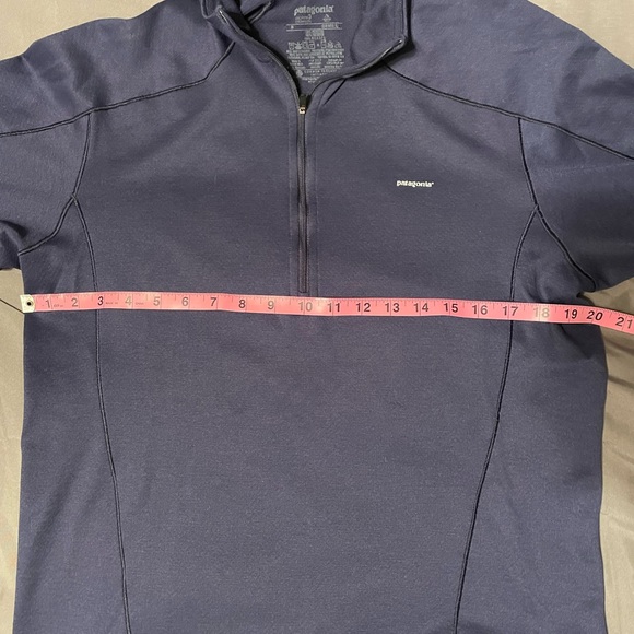 Patagonia 1/4 zip pullover. - Picture 4 of 7